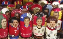 Búp bê Matryoshka in hình cầu thủ nổi tiếng
