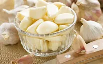 Các cách sử dụng tỏi đơn giản để chữa cảm lạnh