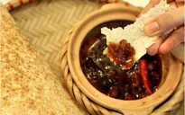 "Chảy nước miếng" với món cơm cháy kho quẹt