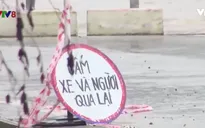 Nguy cơ mất an toàn lưu thông trên các con đường ngập do mưa lũ