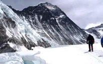 Chinh phục đỉnh Everest ở... tuổi 85