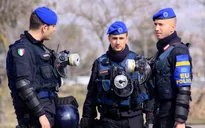 Italy trục xuất một tù nhân tình nghi khủng bố người Ai Cập
