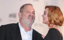 Bênh vực ông trùm dính bê bối quấy rối tình dục, Lindsay Lohan nhận "gạch đá"
