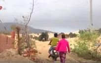 Cát bay "uy hiếp" nhiều khu dân cư tại Khánh Hòa