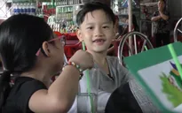 Bố ơi! Mình đi đâu thế?: Chíp và Kitty buôn chuyện quên luôn cả trời đất
