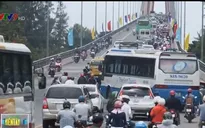 Giao thông trên cầu Rạch Miễu (Tiền Giang) đã thông thoáng