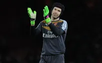 Đồng nghiệp chấn thương đầu, Petr Cech rộng tay giúp đỡ
