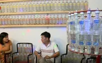 Ngôi nhà độc đáo với nội thất chai lọ tại TP.HCM