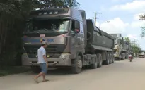 Dân chặn xe tải thi công đường cao tốc do gây ô nhiễm