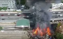 Cháy và sập tháp tín hiệu tại Philippines