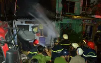 Cháy 6 nhà ven sông Sài Gòn
