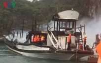 Cháy tàu du lịch trên vịnh Hạ Long, 14 khách nước ngoài an toàn
