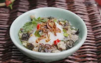 Khám phá hương vị bánh đúc nóng gia truyền hơn 30 năm tại Hà Nội