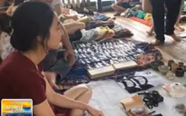 Độc đáo chợ bán kỷ vật về người yêu cũ