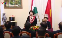 Chủ tịch Quốc hội gặp gỡ cộng đồng người Việt tại Hungary