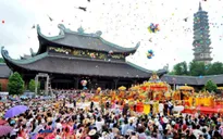 Lễ hội chùa Hương (Hà Nội) diễn ra từ mùng 2 Tết Nguyên đán