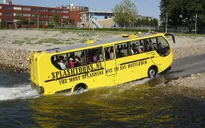 Những hình ảnh đầu tiên về xe bus đường sông tại TP.HCM