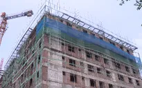 Lạ kỳ chung cư giữa Hà Nội xây đến tầng 8... không có giấy phép xây dựng