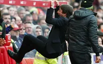 Những cảm xúc trái ngược của Arsene Wenger và Antonio Conte