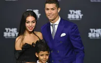 Ronaldo "đá xoáy" Messi và Barca sau khi giành giải Cầu thủ xuất sắc nhất
