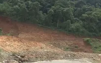 Sạt lở nghiêm trọng Quốc lộ 40B đoạn tránh đèo Văng Rơi