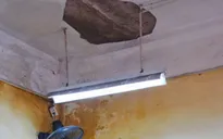 Hà Nội: Học sinh trường THPT Trần Nhân Tông lo sợ lở tường, rơi vữa
