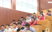Hàng trăm sinh viên bị buộc thôi học: Đại học siết chặt đầu ra