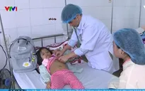 Tấm lòng của các y bác sĩ dành cho em bé 7 tuổi bị ung thư máu