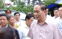 Chủ tịch nước thăm hỏi người dân vùng lũ rốn lũ Đà Nẵng