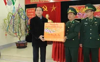 Chủ tịch nước thăm lực lượng biên phòng cửa khẩu quốc tế Lào Cai