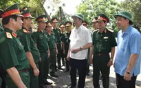 Chủ tịch nước thăm đại đội 33 đảo Ngư