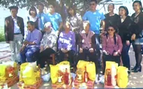 Hội từ thiện mái ấm Việt Nam tại Anh trao quà tại Trại phong Hà Nội