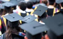 Có nên phân biệt bằng Đại học chính quy và tại chức?