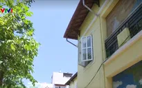 Bé hơn 2 tuổi ngã từ tầng 2 trường mầm non tại Hà Nội