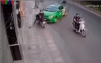 Tài xế taxi dũng cảm truy cản kẻ cướp túi xách
