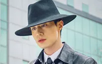 Lee Dong Wook phiền lòng vì bị tố "đeo bám" biên kịch phim Goblin