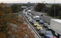 Tài xế taxi truyền thống biểu tình làm tắc nghẽn sân bay Prague, CH Czech