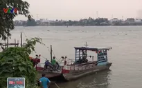 Khám nghiệm hiện trường vụ 2 phương tiện thủy tông nhau trên sông Hậu