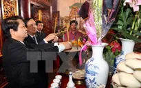 Hơn 1 vạn người dâng hương tại Khu di tích Đền Hùng ngày đầu năm mới