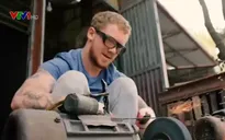 Lớp học rèn dao thu hút khách nước ngoài