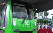 Đầu máy, toa xe đường sắt đô thị Cát Linh - Hà Đông về tới Việt Nam