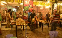 TPHCM: Quận 1 ra quân kiểm tra tái lấn chiếm vỉa hè