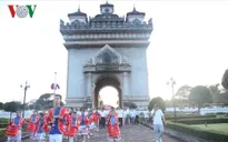 Đi bộ kỷ niệm 50 năm ngày thành lập ASEAN tại Lào