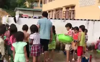 Những đứa trẻ bị "bỏ rơi" khi ghép trường lẻ thiếu tính toán