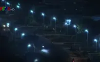 Gia Lai: Dân vùng biên tự chiếu sáng quốc lộ