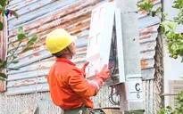 Hoàn chỉnh hệ thống tiếp nhận và giải quyết yêu cầu sử dụng điện trực tuyến