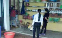 Tạm đình chỉ công tác Hiệu trưởng dọa cho trẻ vào máy vặt lông gà