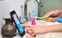 Bàn chải đánh răng kèm trò chơi dành cho trẻ