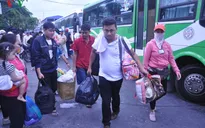 Người dân TP.HCM đi làm trở lại sau kỳ nghỉ Tết Đinh Dậu