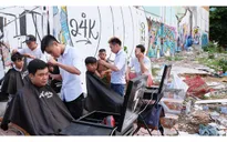 Cửa hàng cắt tóc giá... 0 đồng